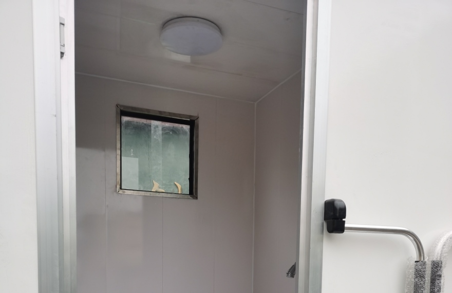 2 stall toilet trailer interior design